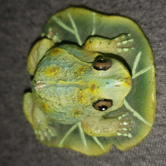 3 Cute Lucky Frog Candles - Picture 5 of 7